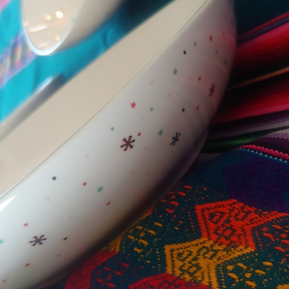 š²Price Dropā!$40 for 4 Hello Kitty Christmas Plate Bowls NEW - Picture 4 of 10